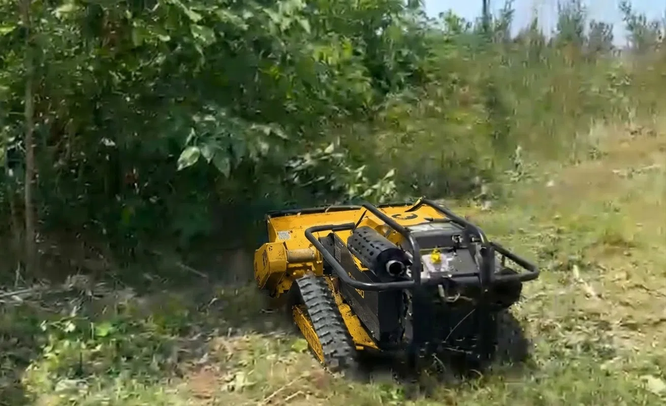 RH960 2027 beim Mulchtest im Niederwald